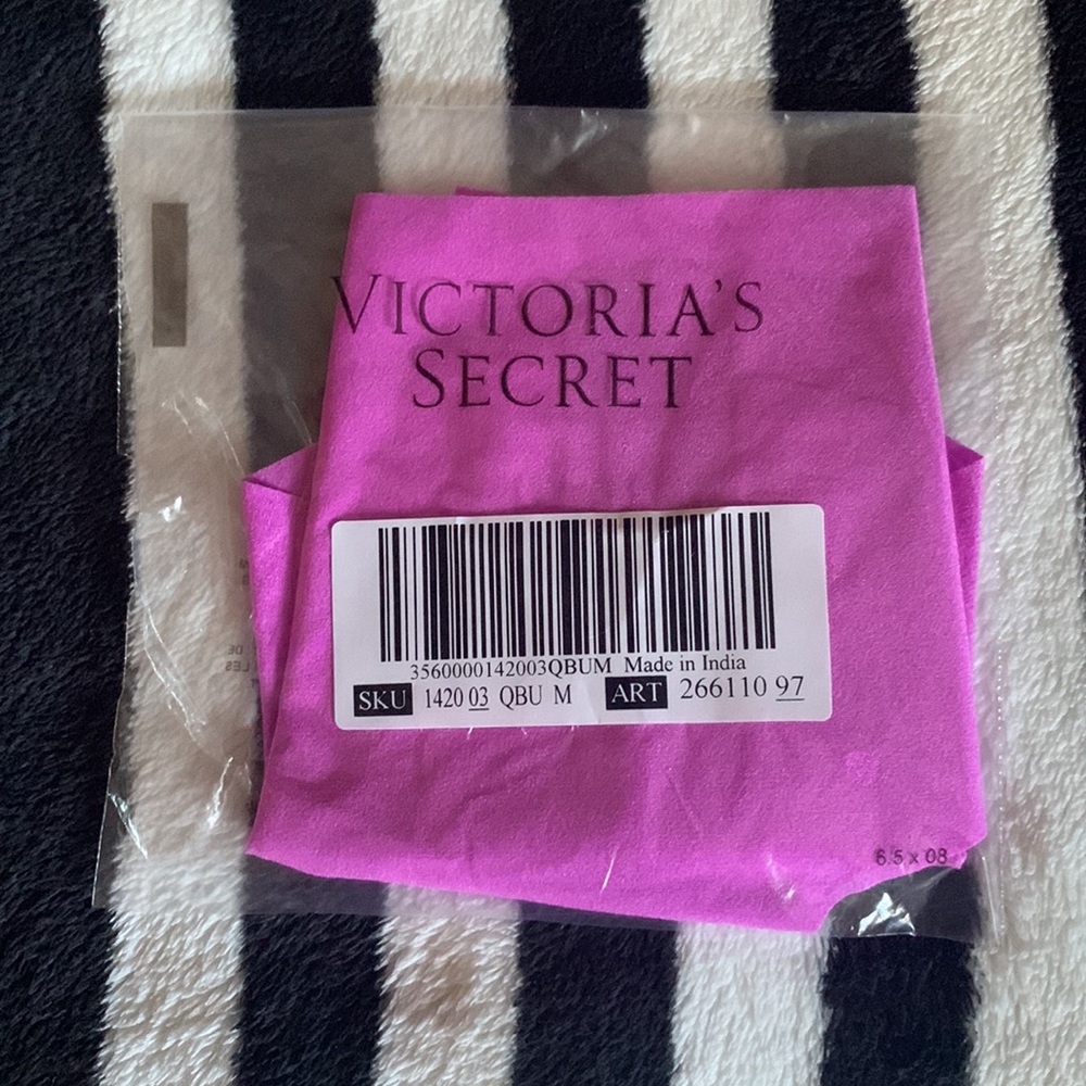New Victoria’s Secret Pink Heart Cookie Hipster Panty - Picture 2 of 3